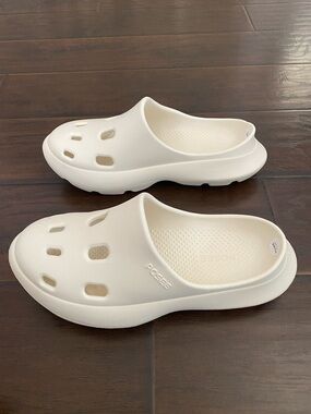New Posee Nova crocs lightweight shoes men’s size fits 10